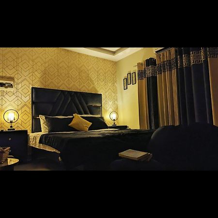 Ambiance Boutique Suites Lahore Exterior photo